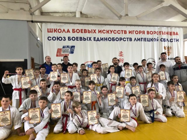 Грязинцы отвоевали призовые места в соревнованиях по борцовскому разделу рукопашного боя
